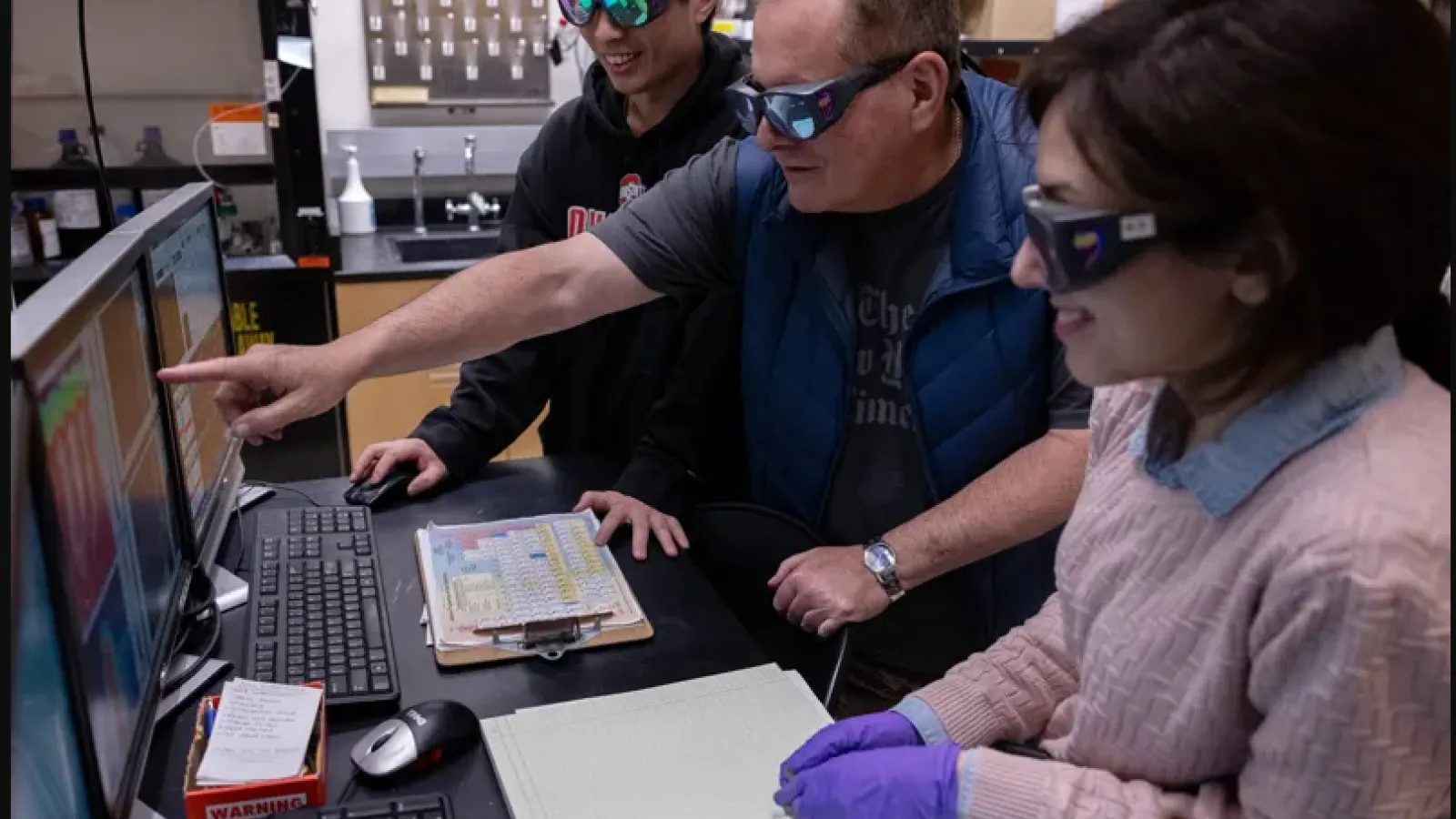 Lou and Students in the Lab