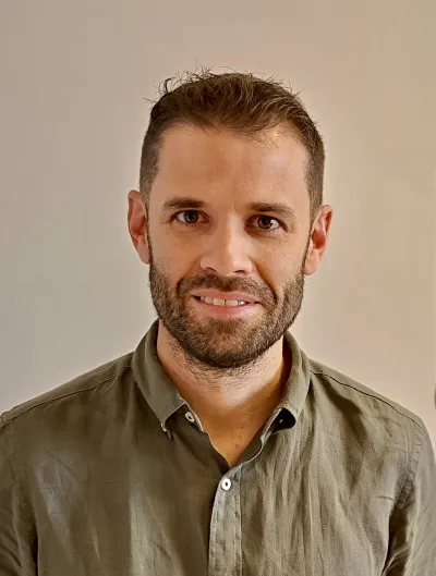 Carlos Garcia Headshot