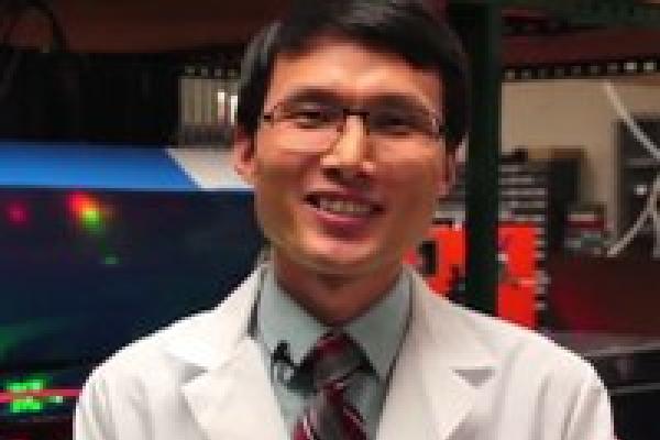 Jinjun Liu Headshot 2