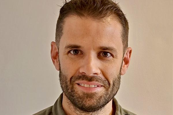 Carlos Garcia Headshot